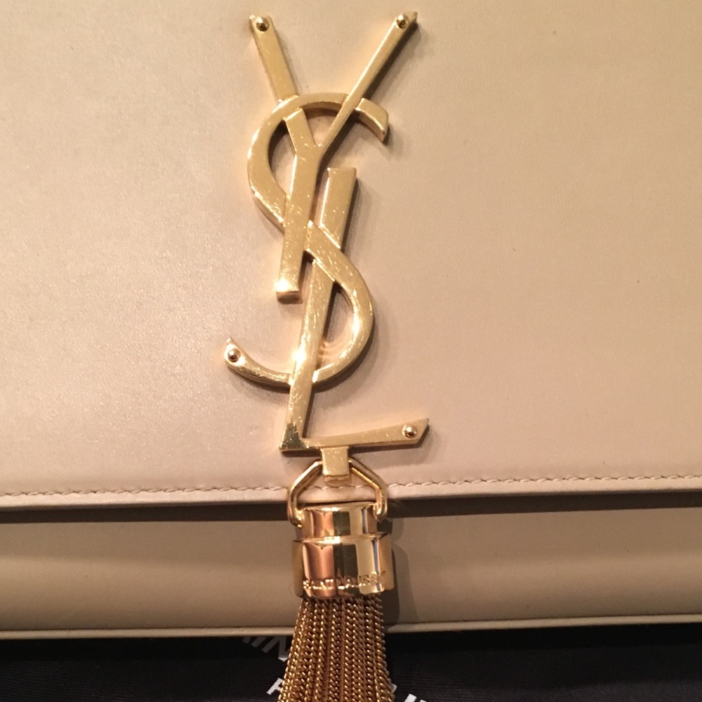 ❌SOLD❌ Saint Laurent Monogram Kate Tassel Clutch - Picture 2 of 8